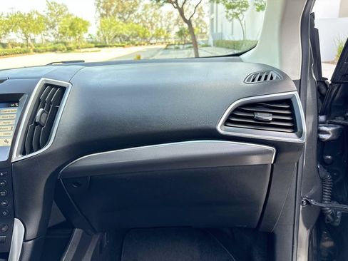 Used 2017 Ford Edge Titanium w/ Equipment Group 302A AWD/4WD image 19