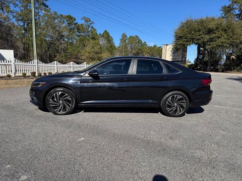 Used 2019 Volkswagen Jetta SEL Premium image 3