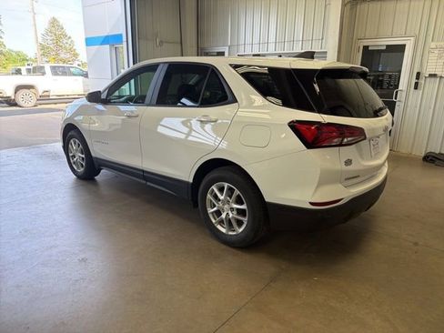 Used 2024 Chevrolet Equinox LS w/ LS Convenience Package AWD/4WD image 7