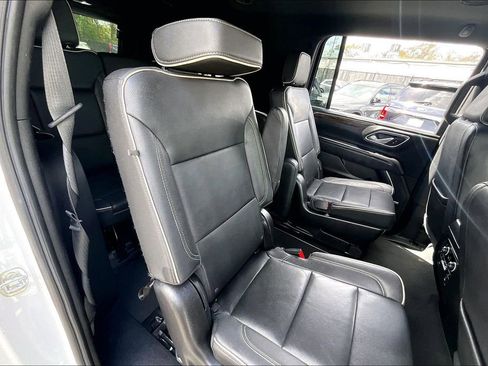 Used 2023 Chevrolet Suburban Premier image 24
