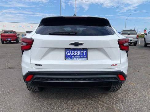 Used 2024 Chevrolet Trax RS w/ Driver Confidence Package FWD image 18