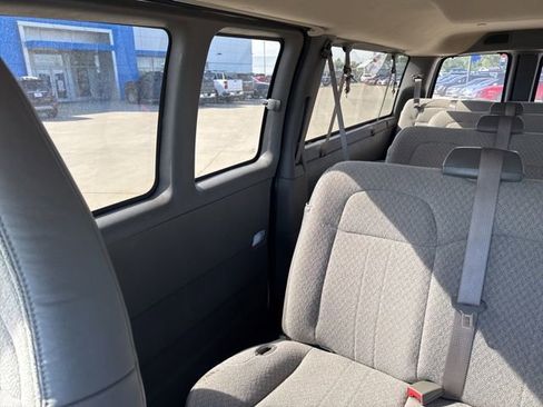 Used 2025 GMC Savana 3500 LT w/ LT Preferred Equipment Group RWD image 4