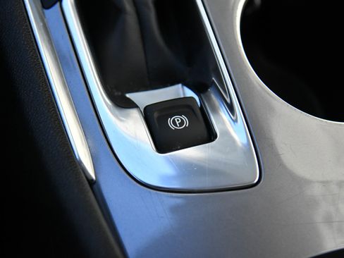 Used 2023 Chevrolet Malibu LT image 25