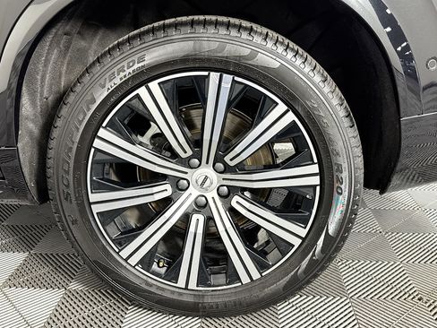 Used 2025 Volvo XC90 B6 Plus image 36