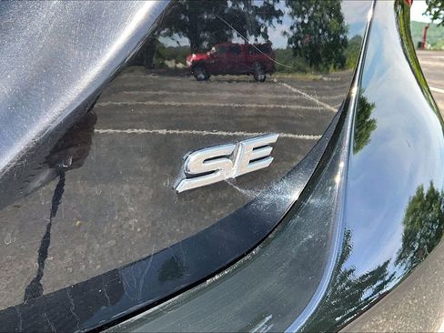 Used 2022 Toyota Camry SE FWD image 24