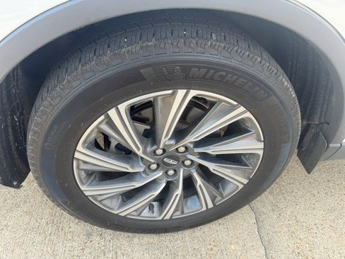 Used 2025 Lincoln Aviator 2WD image 11