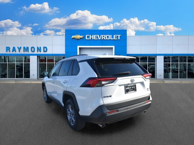 Used 2025 Toyota RAV4 XLE AWD/4WD image 5