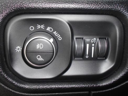 Certified 2019 RAM 1500 Big Horn image 23