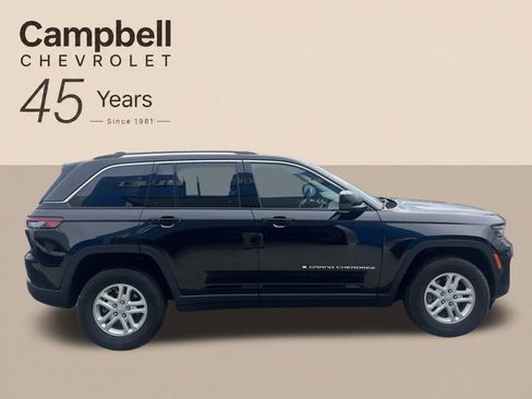 Used 2023 Jeep Grand Cherokee Laredo AWD/4WD image 37