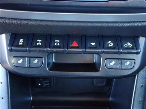 Used 2021 Chevrolet Colorado ZR2 w/ Colorado ZR2 Bison Edition image 18