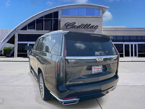Used 2023 Cadillac Escalade Luxury RWD image 6