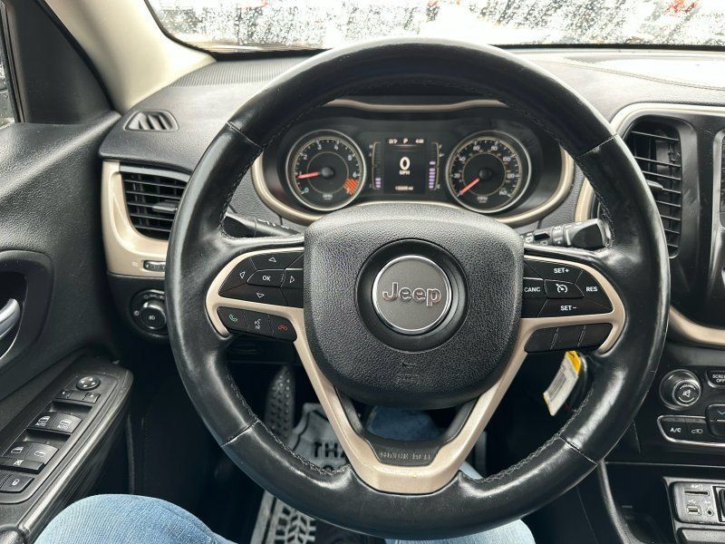 Used 2014 Jeep Cherokee Latitude w/ Cold Weather Group FWD image 13