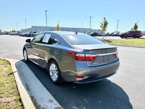 Used 2013 Lexus ES 300h w/ Premium Pkg FWD image 6