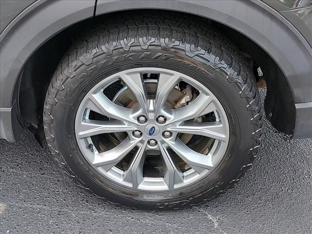 Certified 2023 Ford Explorer XLT w/ Equipment Group 202A AWD/4WD image 18