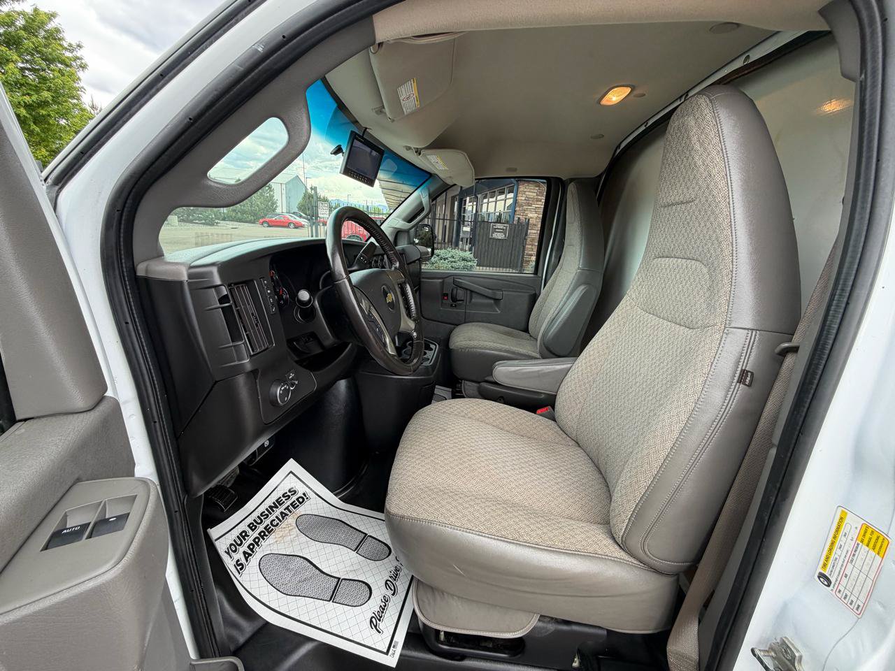 Used 2019 Chevrolet Express 3500 w/ Power Convenience Package RWD image 10