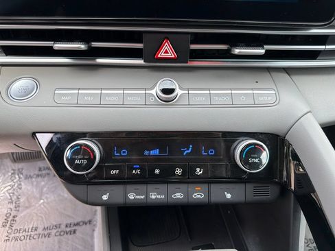 Certified 2025 Hyundai Elantra SEL FWD image 27
