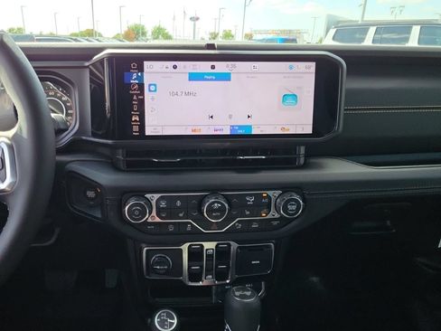 New 2026 Jeep Wrangler Unlimited Sahara AWD/4WD image 21