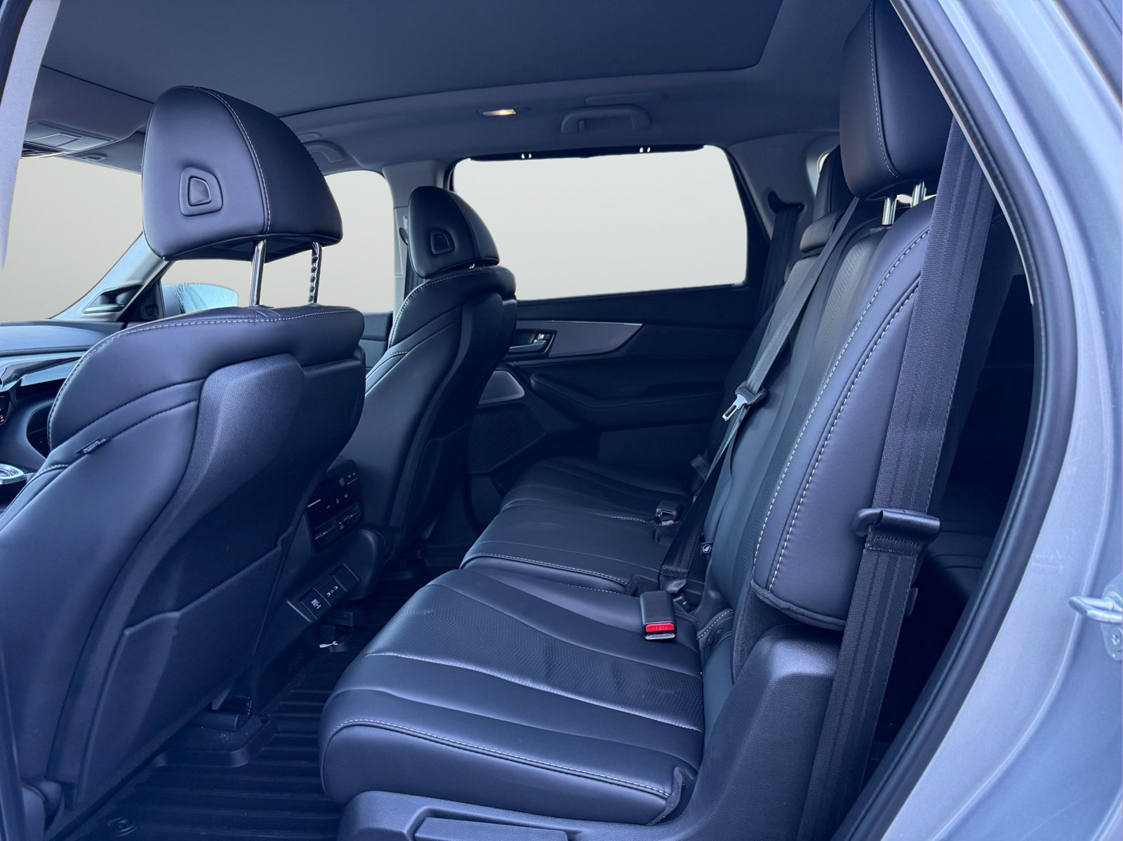 Used 2026 Acura MDX w/ Technology Package FWD image 10
