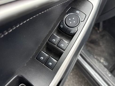 Used 2024 Ford Explorer XLT image 20