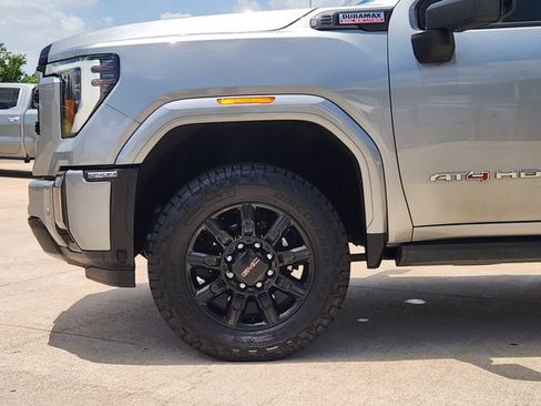 Used 2024 GMC Sierra 2500 AT4 w/ AT4 Premium Plus Package AWD/4WD image 8