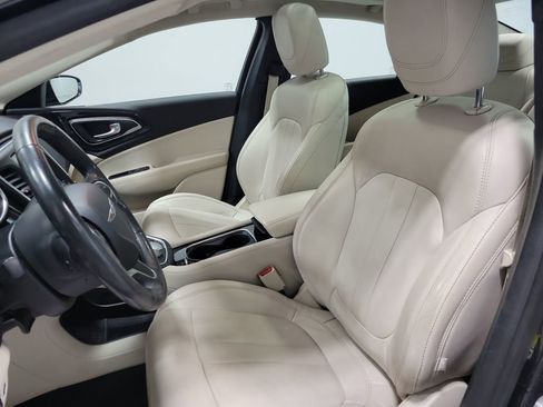 Used 2016 Chrysler 200 C w/ Premium Lighting Group image 26