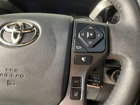 Used 2019 Toyota Tacoma TRD Off-Road w/ Technology Package AWD/4WD image 10
