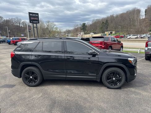 Used 2019 GMC Terrain SLE w/ Driver Convenience Package image 2