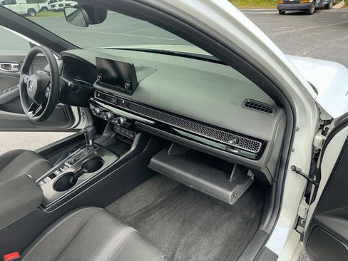 Used 2025 Honda Civic Sport image 36