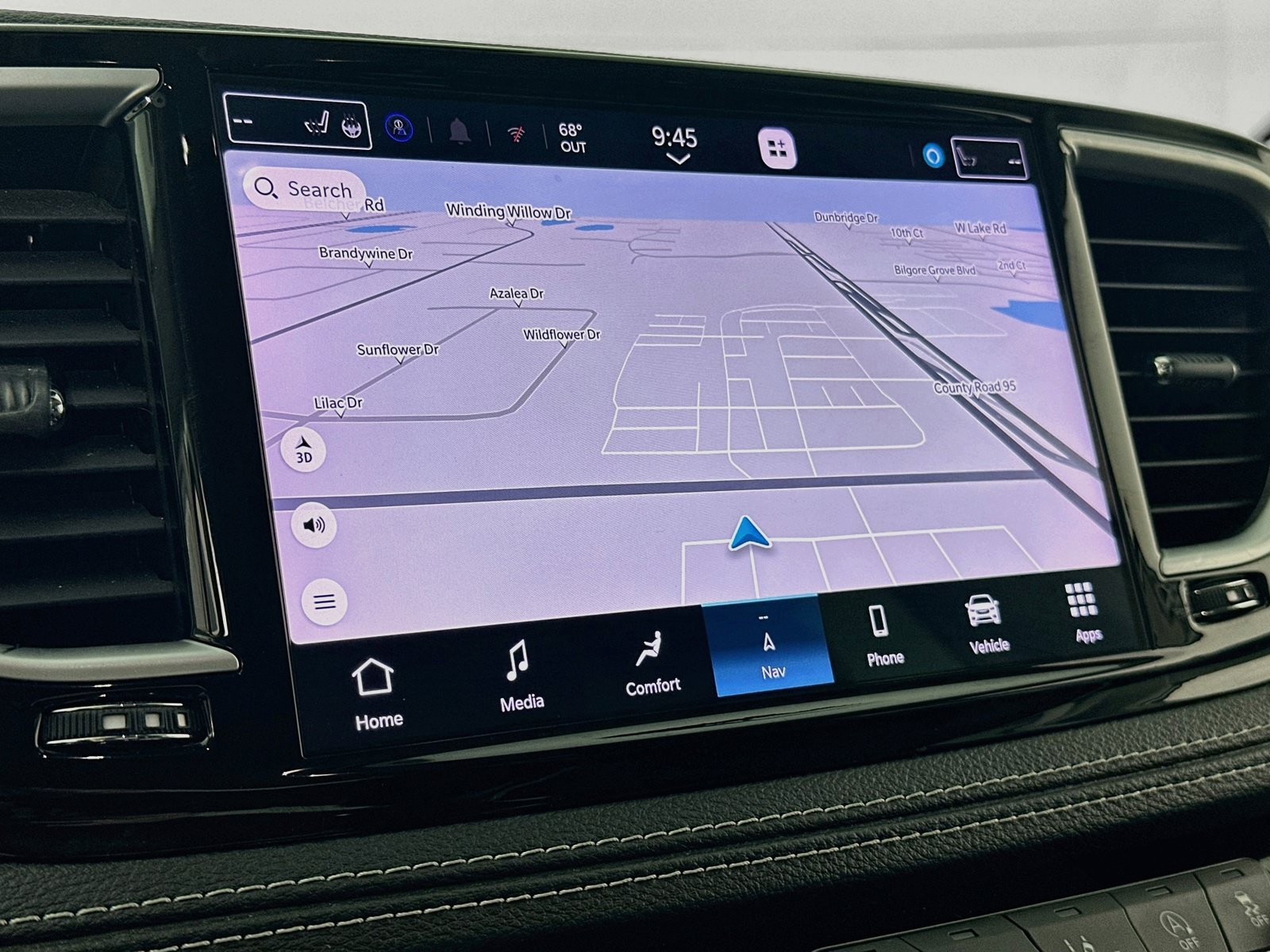 Used 2023 Chrysler Pacifica Limited w/ Uconnect Theater Family Group FWD image 13