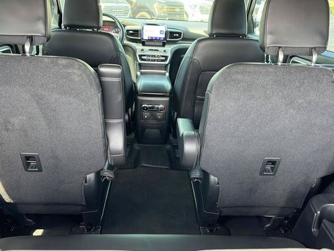 Used 2023 Ford Explorer XLT w/ Equipment Group 202A AWD/4WD image 27