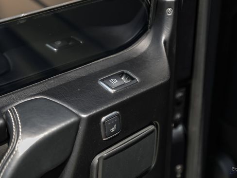 Used 2017 Mercedes-Benz G 550 Squared image 94