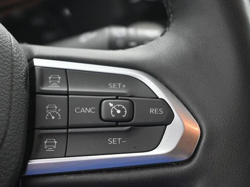 Used 2025 Jeep Compass Limited AWD/4WD image 21