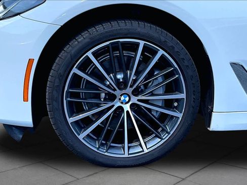 Used 2023 BMW 530i w/ Premium Package RWD image 11