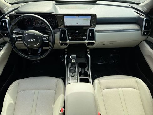 Used 2022 Kia Sorento S w/ Panoramic Sunroof Package AWD/4WD image 16