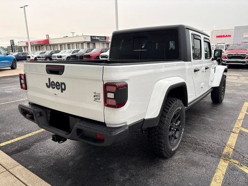 Certified 2026 Jeep Gladiator Sport AWD/4WD image 4