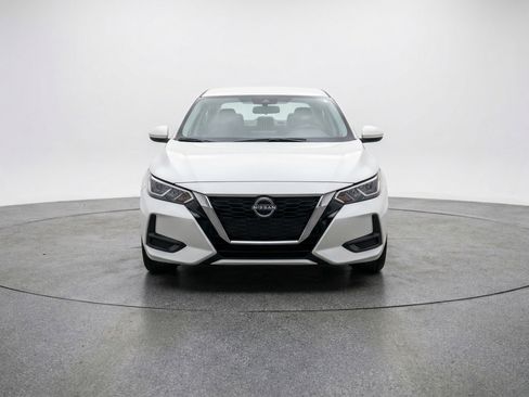 Used 2025 Nissan Sentra SV image 2