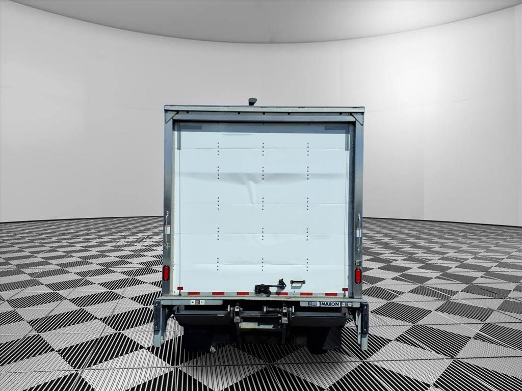 Used 2021 Isuzu NPR RWD image 5