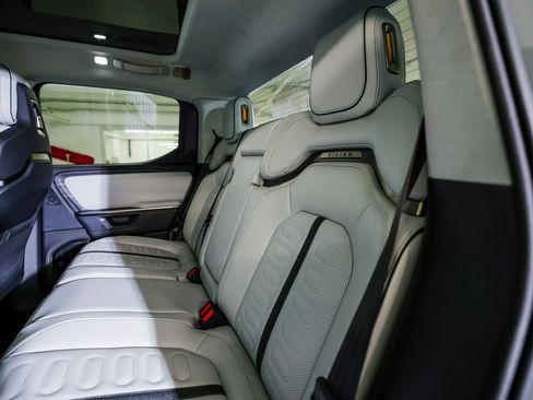 Used 2025 Rivian R1T Adventure image 25