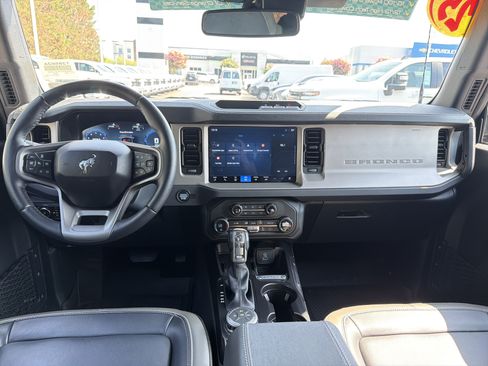 Used 2025 Ford Bronco Outer Banks AWD/4WD image 30