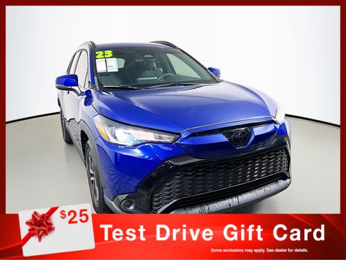 Used 2023 Toyota Corolla Cross SE image 1