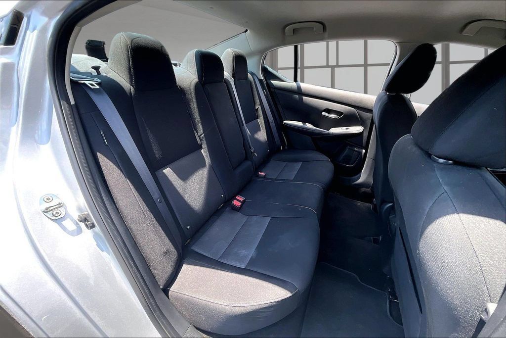 Used 2022 Nissan Sentra SV FWD image 27