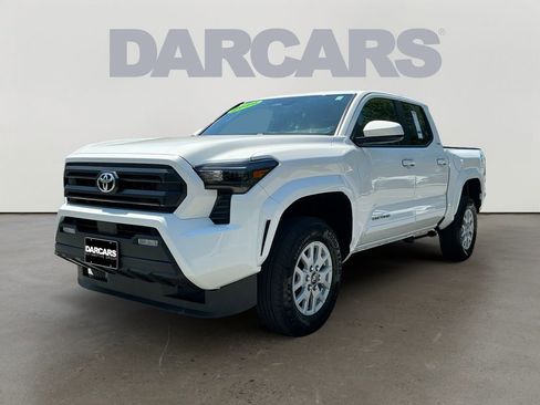 Used 2026 Toyota Tacoma SR5 AWD/4WD image 3