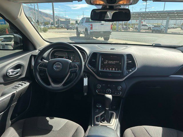 Used 2016 Jeep Cherokee Latitude AWD/4WD image 30