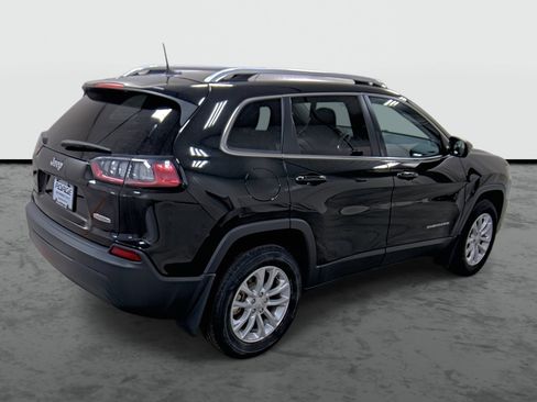 Used 2019 Jeep Cherokee Latitude w/ Cold Weather Group AWD/4WD image 4