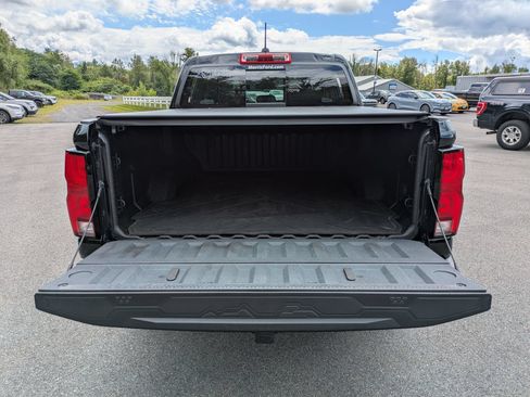 Used 2024 Chevrolet Colorado Z71 w/ Z71 Convenience Package 2 AWD/4WD image 18