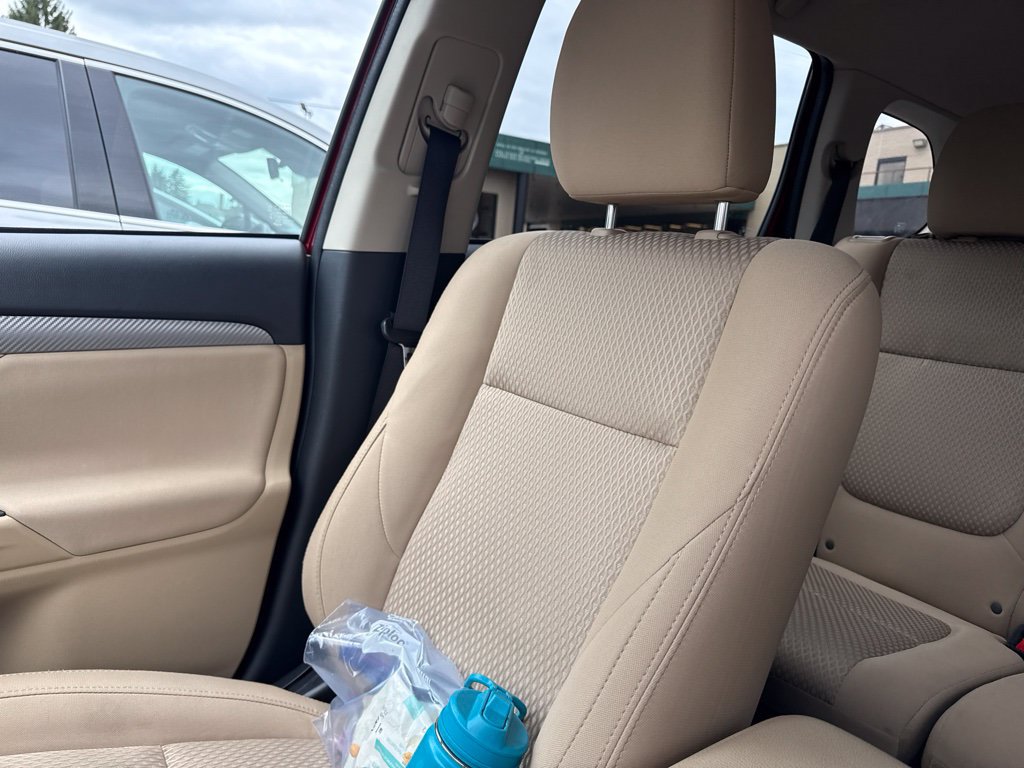 Used 2018 Mitsubishi Outlander SE AWD/4WD image 5