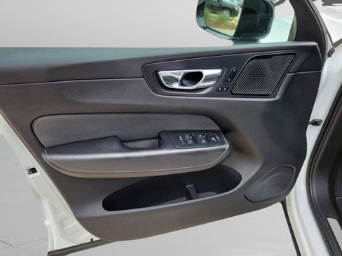 Used 2020 Volvo XC60 T5 R-Design image 23