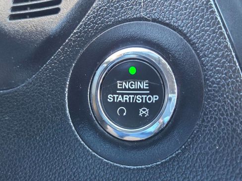 Used 2017 Ford Explorer XLT w/ Equipment Group 202A FWD image 30