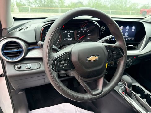 Used 2024 Chevrolet Trax LS FWD image 11