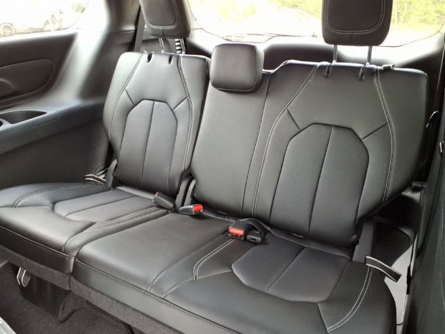 New 2027 Chrysler Pacifica Select AWD/4WD image 11